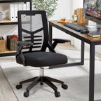 Cadeira de escritório Python Fly em ambiente home office com mesa de trabalho